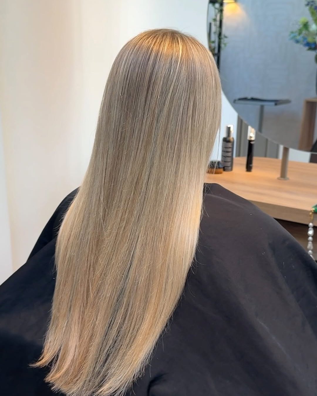Lang, steil haar met lichte blonde highlights
